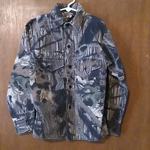 Camoflauge long sleeve shirt.